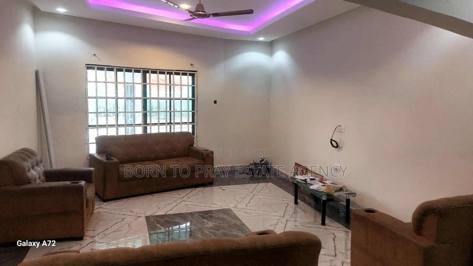 11bdrm House in Born To Pray Estate, Ejisu-Juaben Municipal for sale