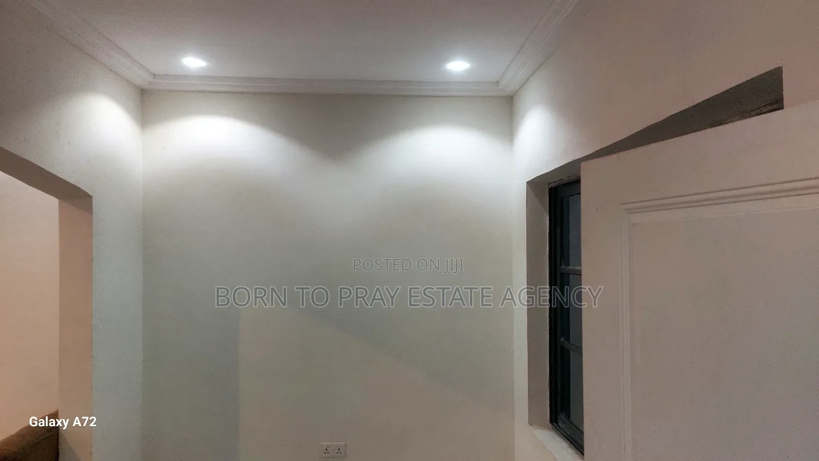 11bdrm House in Born To Pray Estate, Ejisu-Juaben Municipal for sale