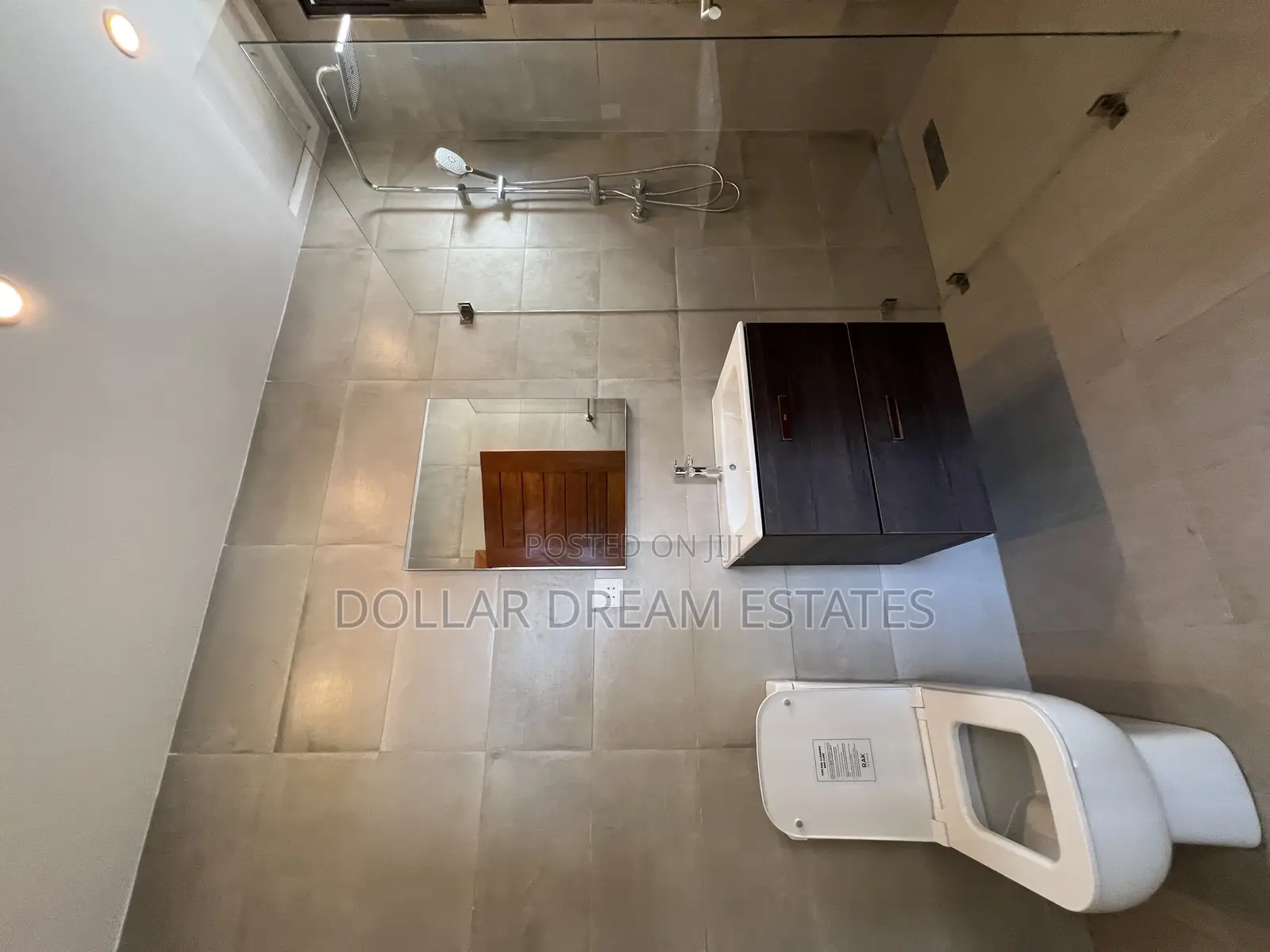 4bdrm House in Ashomang Estate for rent