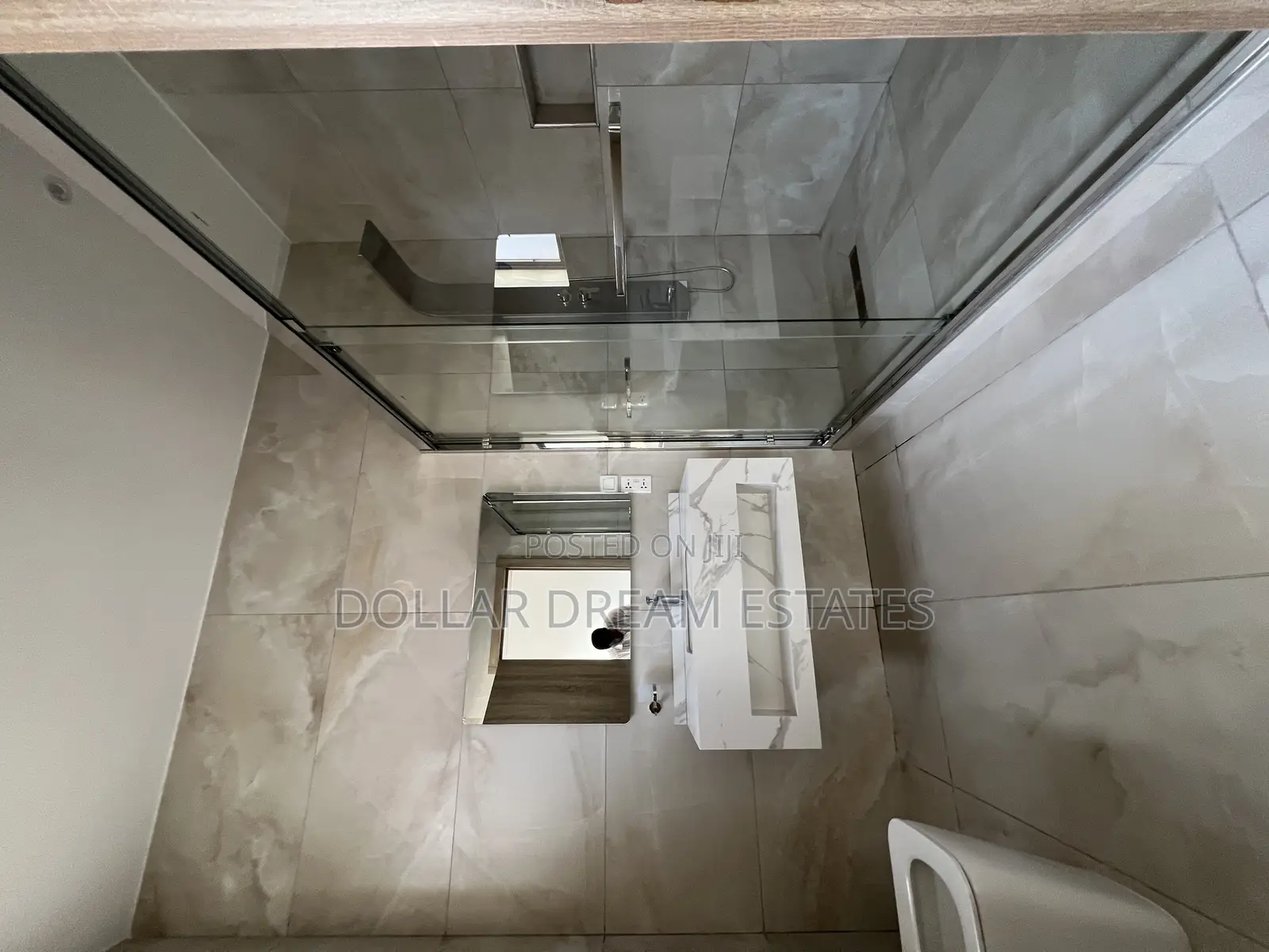 5bdrm House in Adjiriganor for sale