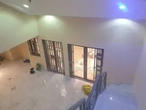 4bdrm Apartment in Ashomang Estate for rent