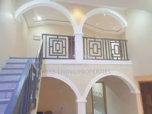 4bdrm Apartment in Ashomang Estate for rent