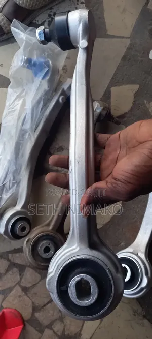 Lower Arms C250 204 Normal 1pc