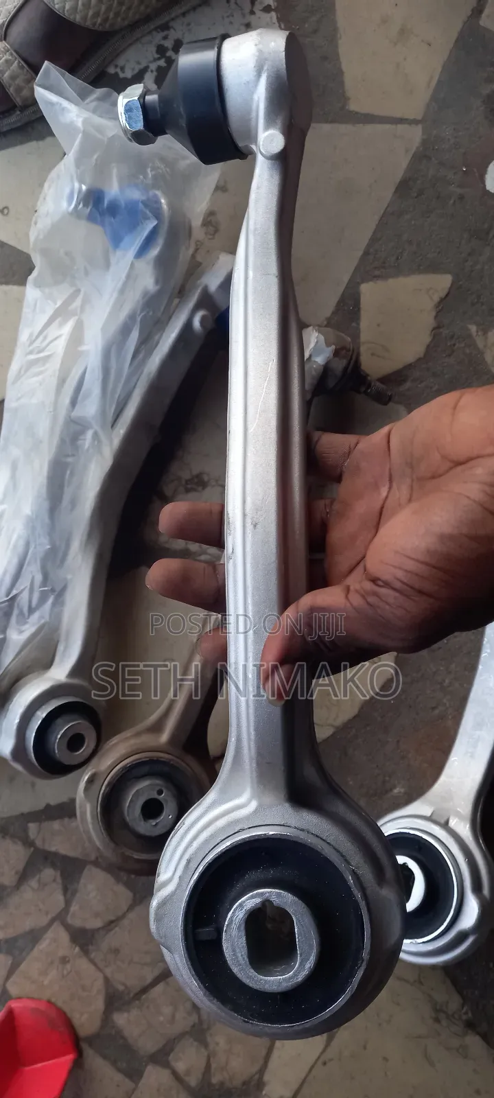 Lower Arms C250 204 Normal 1pc