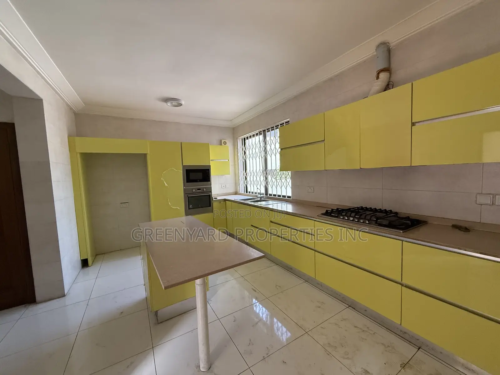 5bdrm House in American House, East Legon for rent