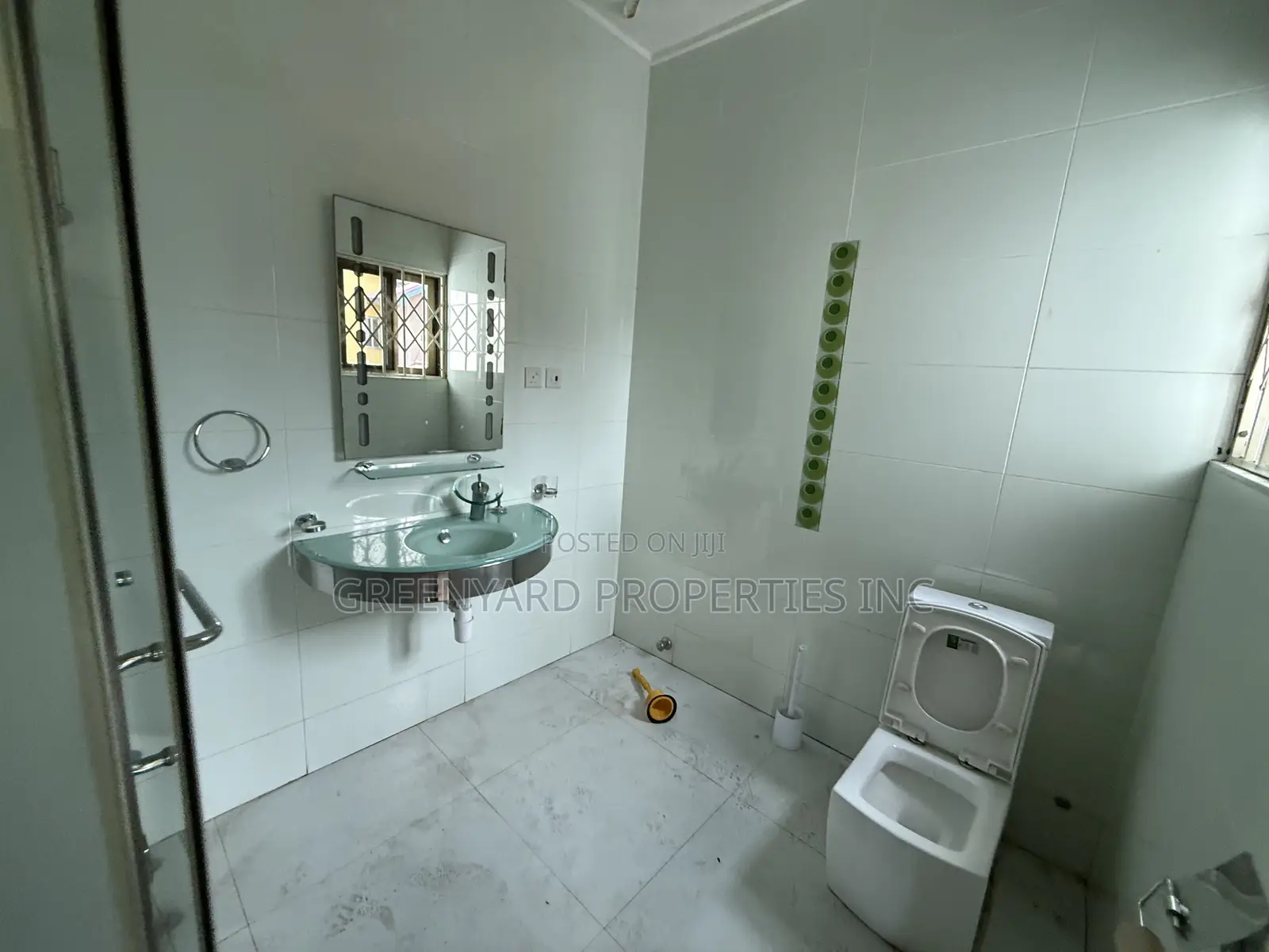 5bdrm House in American House, East Legon for rent