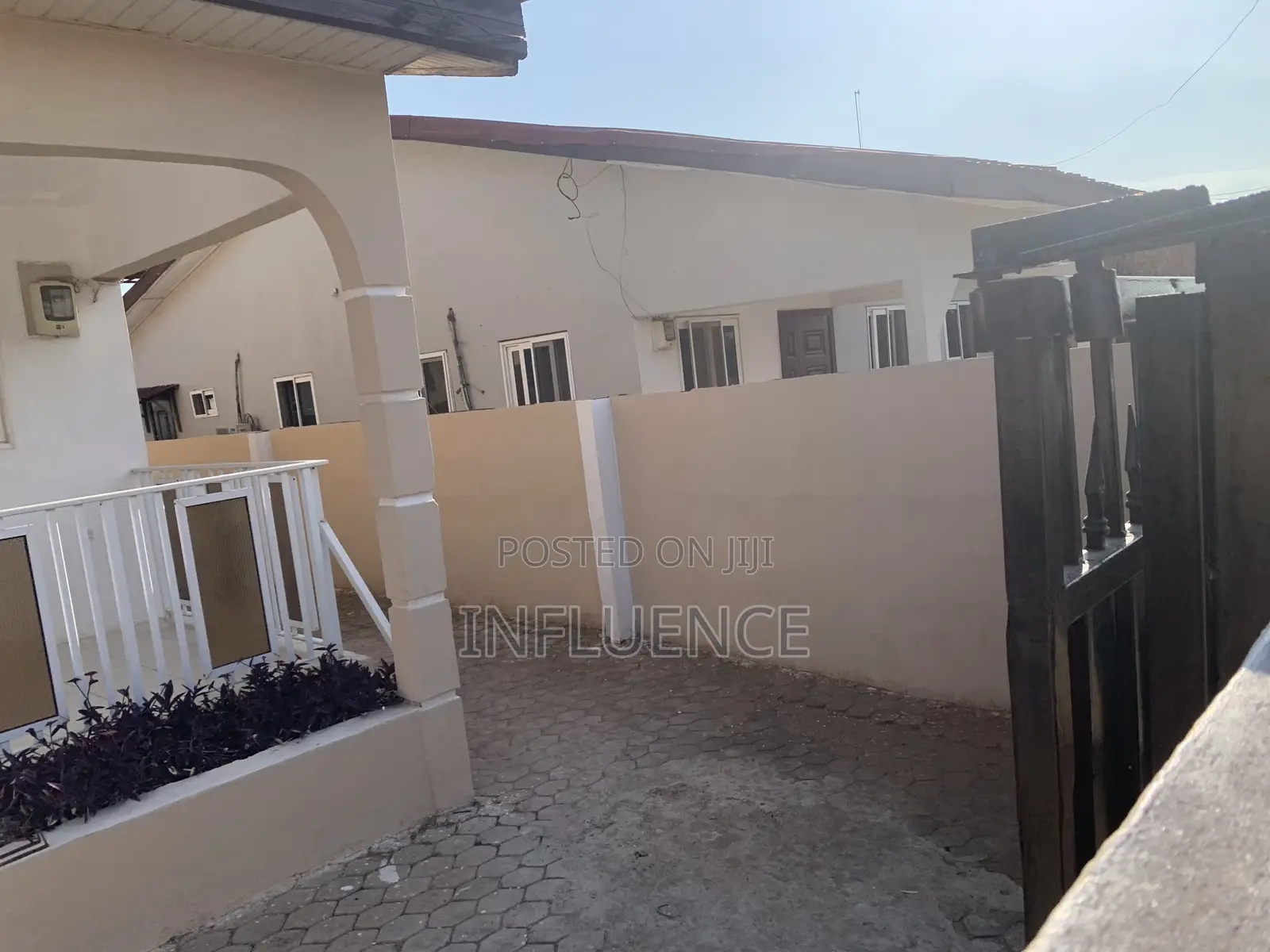 3bdrm House in American House Area, East Legon for sale