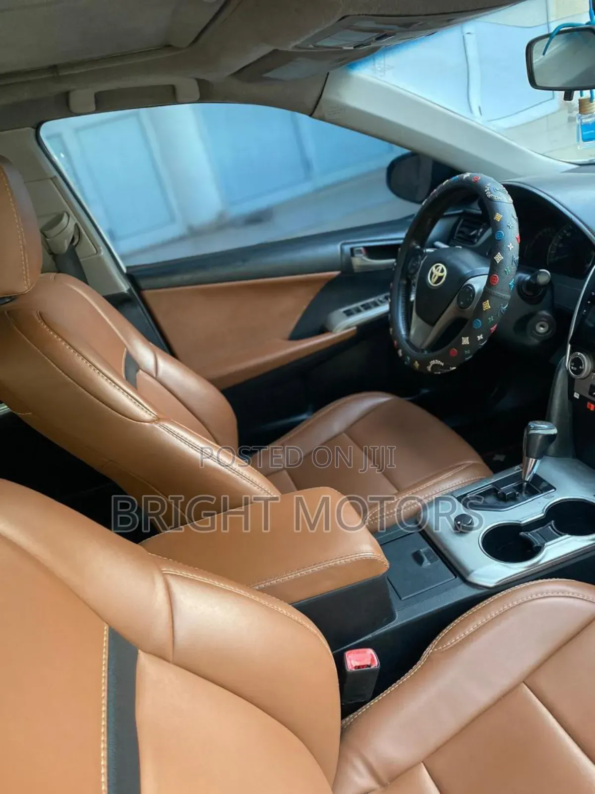 Toyota Camry SE 4dr Sedan (2.5L 4cyl 6A) 2014 White