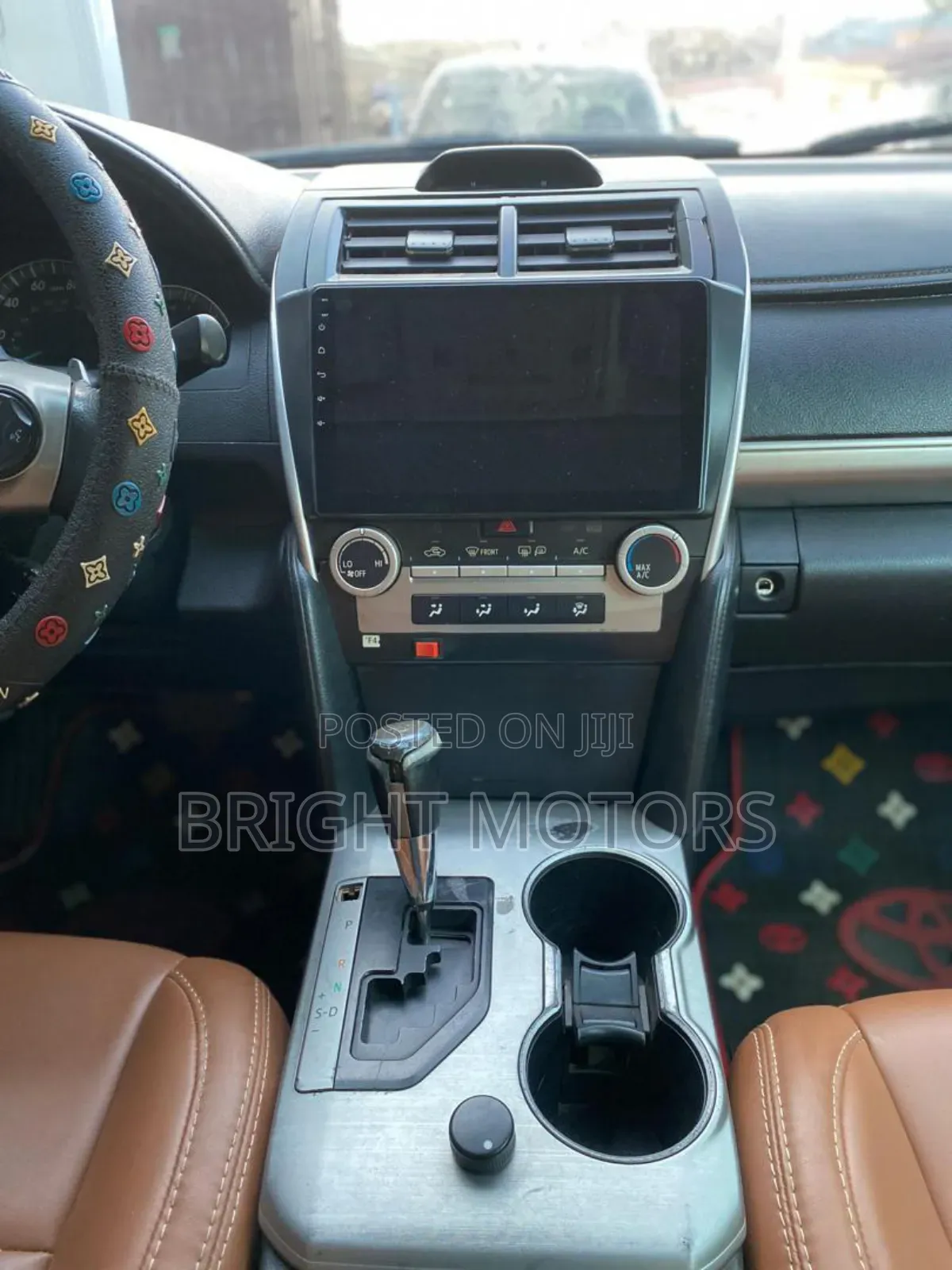 Toyota Camry SE 4dr Sedan (2.5L 4cyl 6A) 2014 White