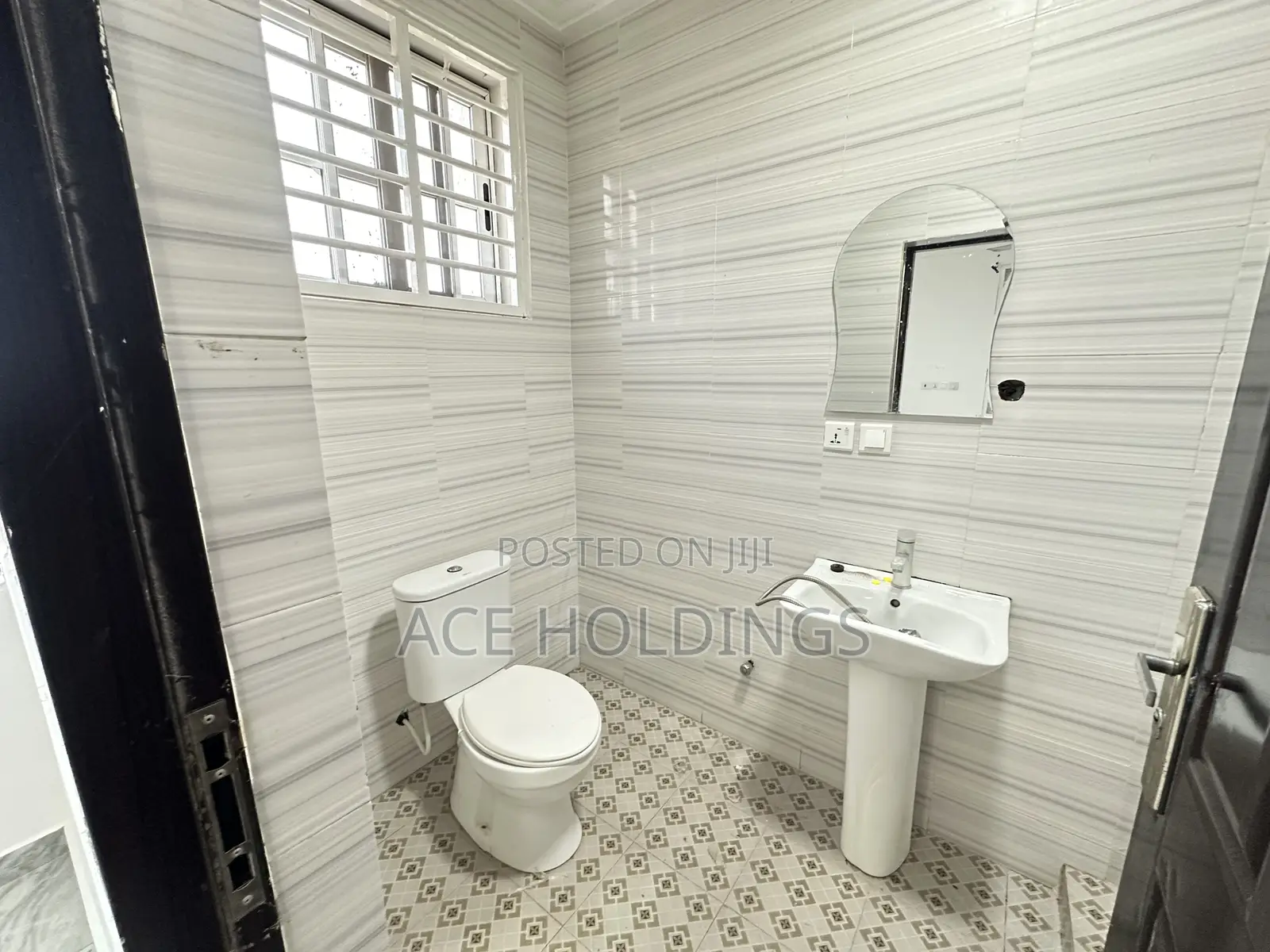 2bdrm Apartment in Nanakrom, Ashaley Botwe for rent