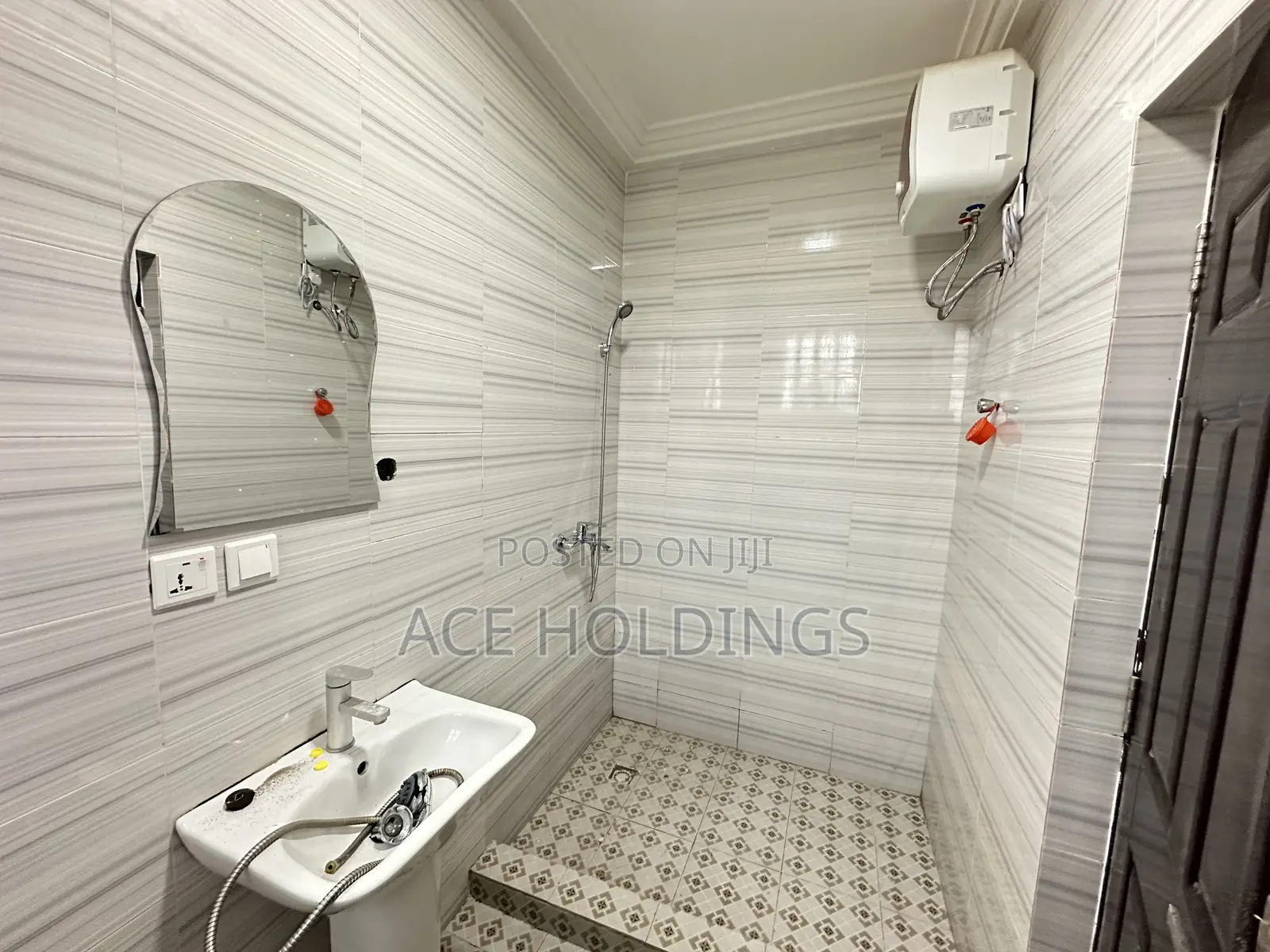 2bdrm Apartment in Nanakrom, Ashaley Botwe for rent