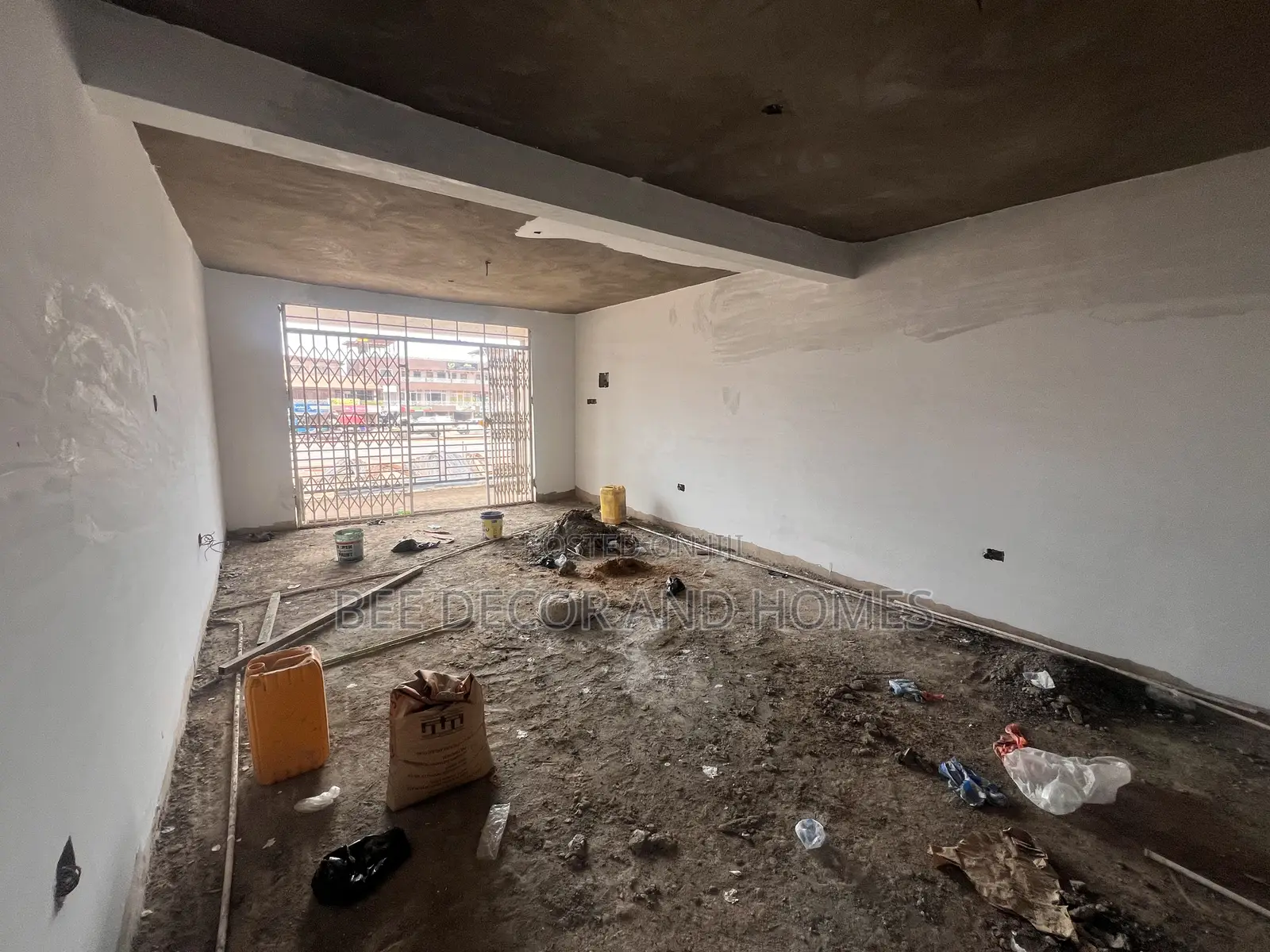 Main Oyarifa Road Shop to Let
