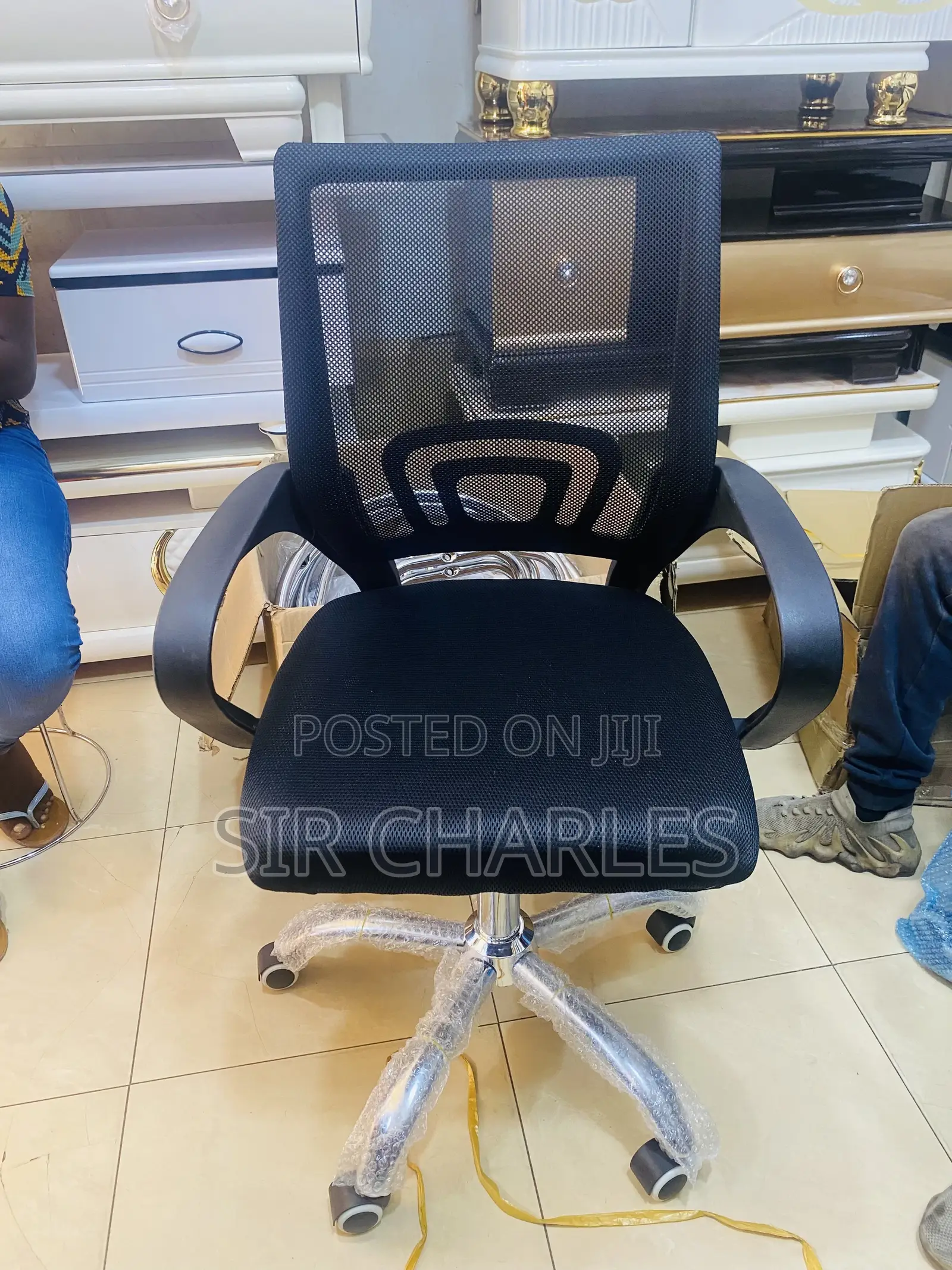 Office Chair/Swivel Chair