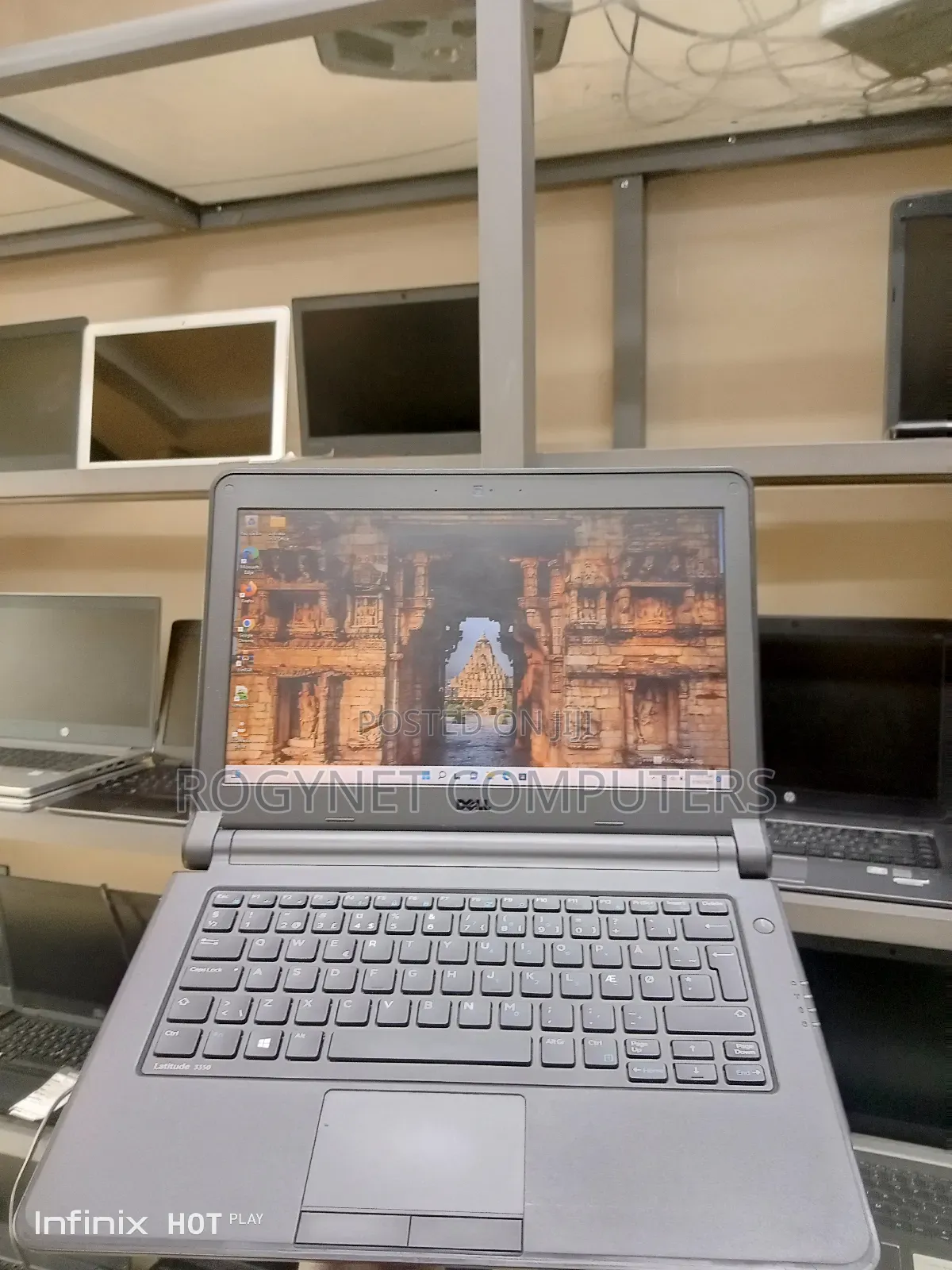 Laptop Dell Latitude 3350 4GB Intel Celeron SSD 128GB