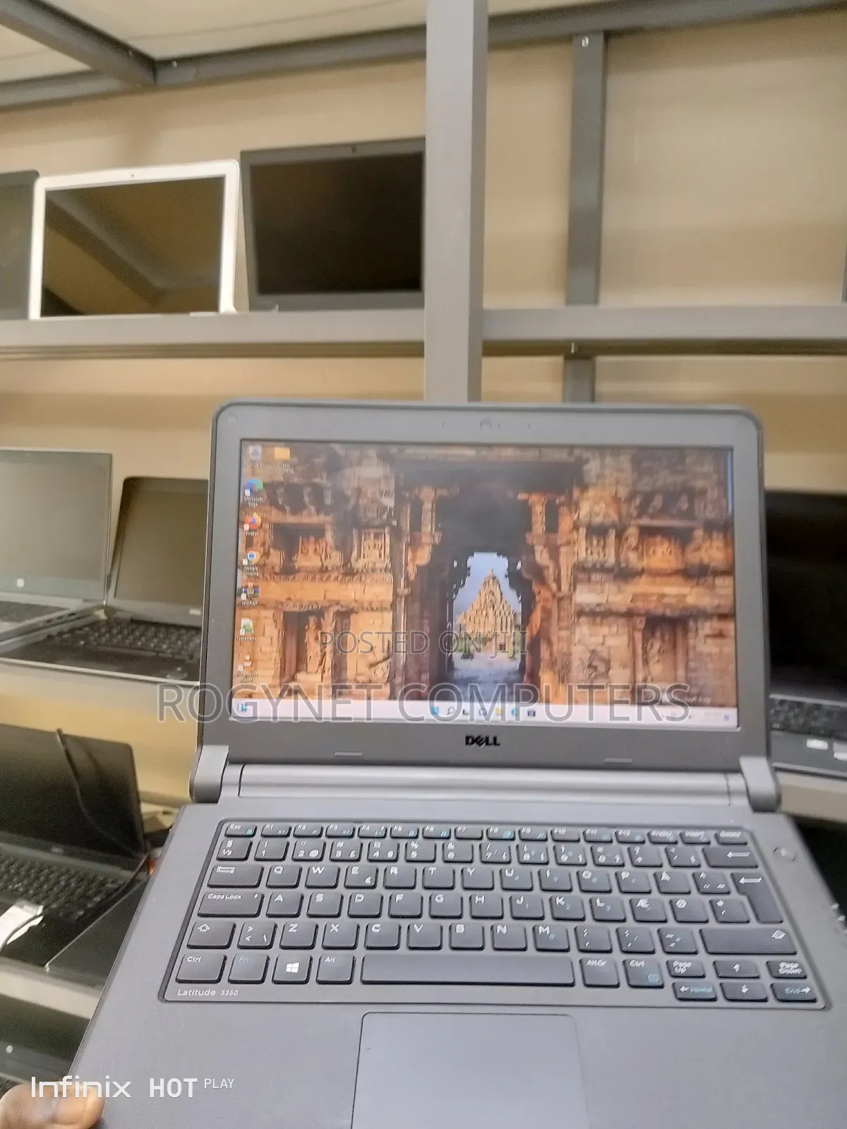 Laptop Dell Latitude 3350 4GB Intel Celeron SSD 128GB