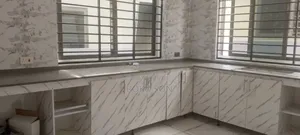 5bdrm Duplex in Dr Roko, The Mall for rent