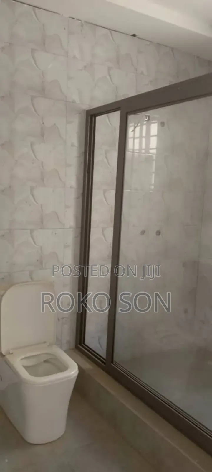 5bdrm Duplex in Dr Roko, The Mall for rent