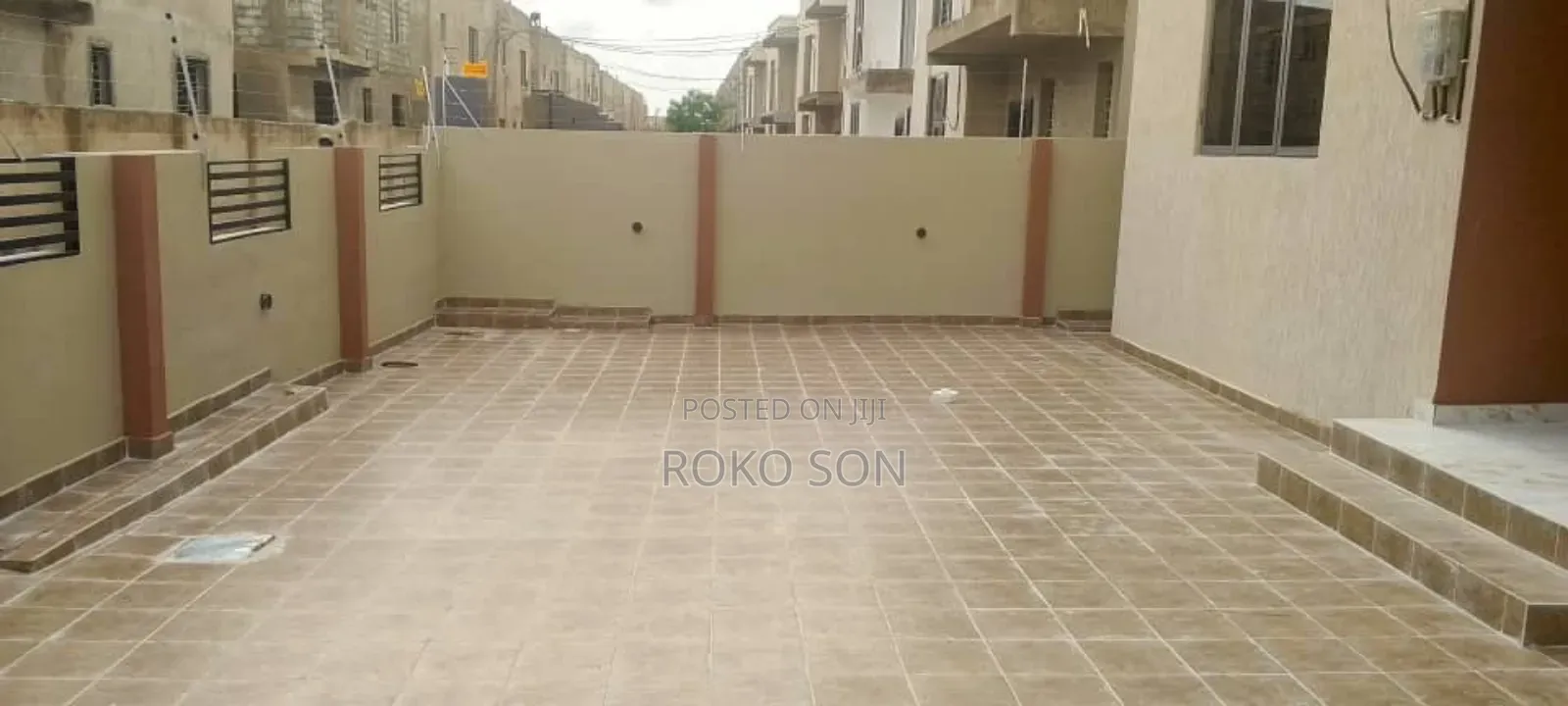 5bdrm Duplex in Dr Roko, The Mall for rent