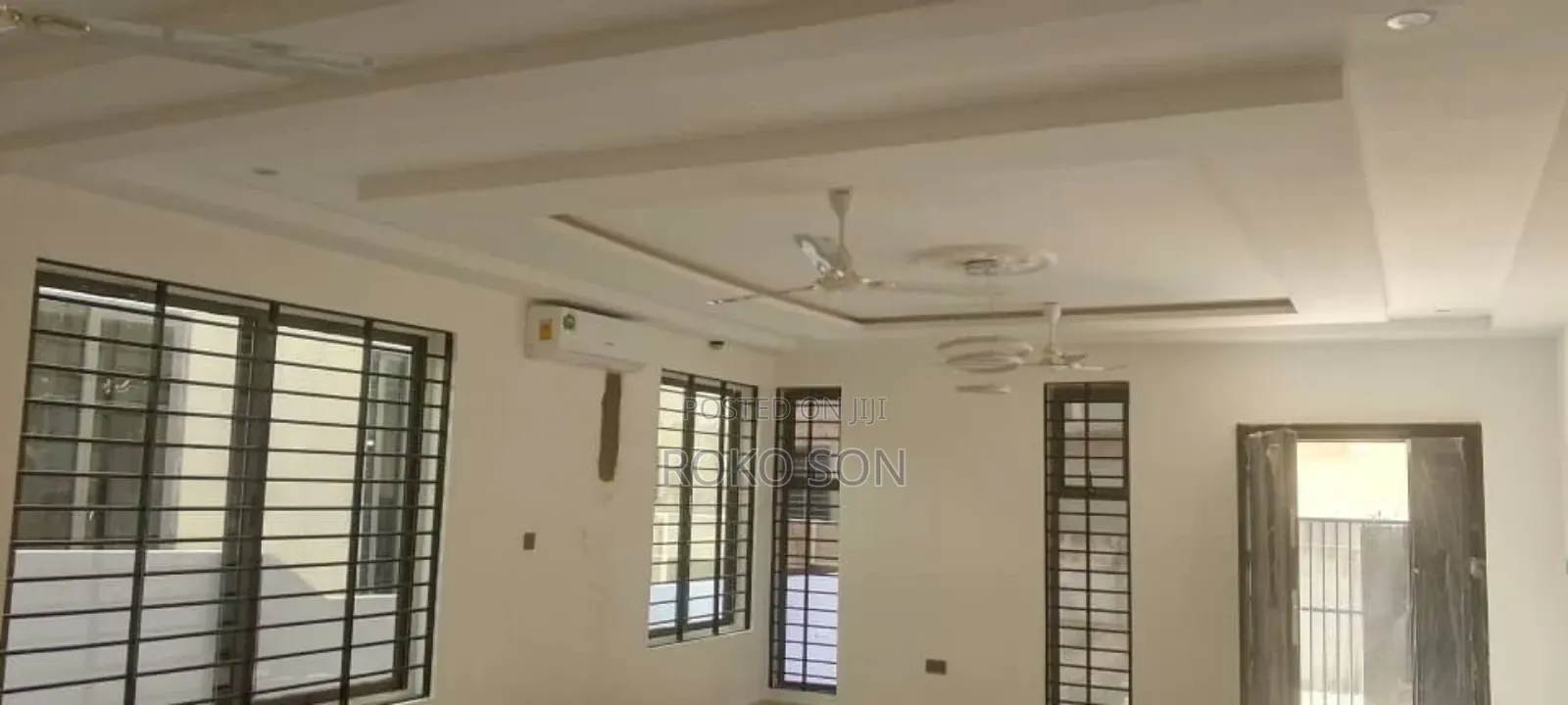 5bdrm Duplex in Dr Roko, The Mall for rent