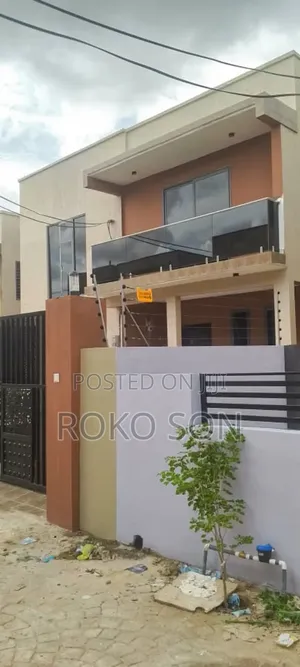 5bdrm Duplex in Dr Roko, The Mall for rent