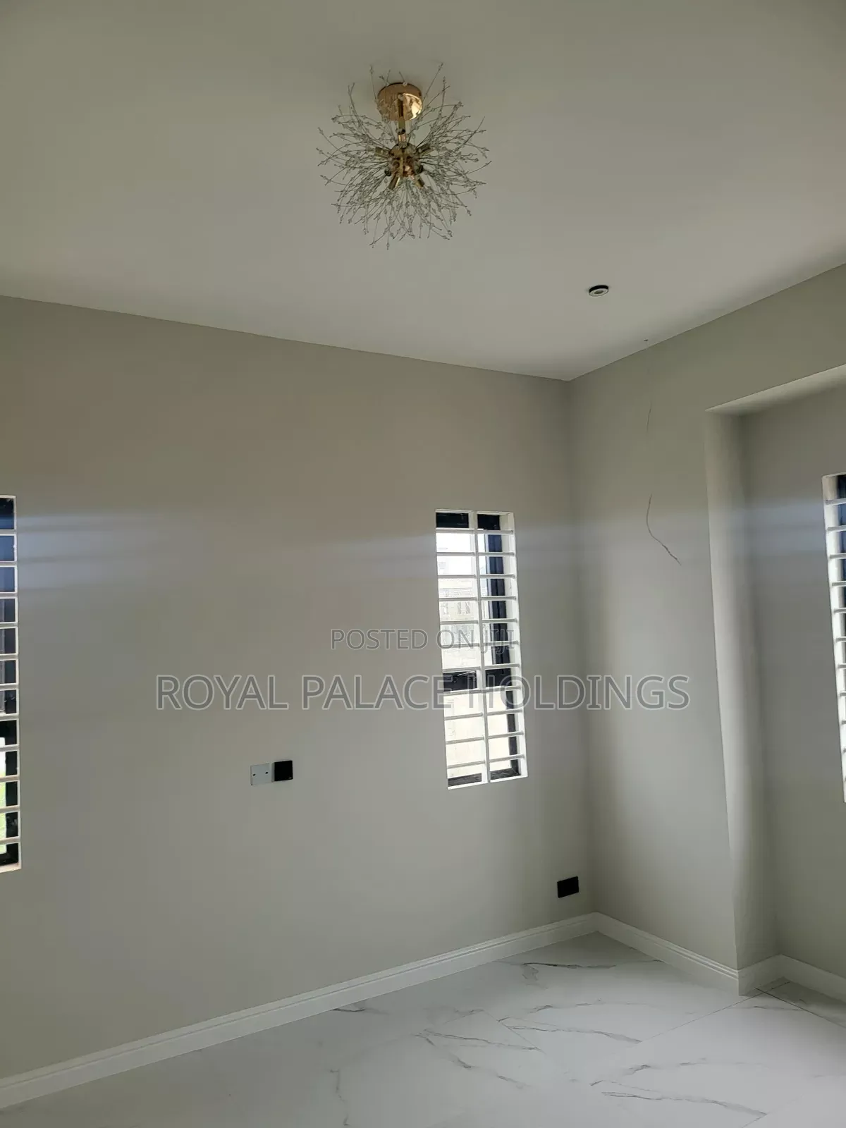 5bdrm Duplex in Oyibi for sale
