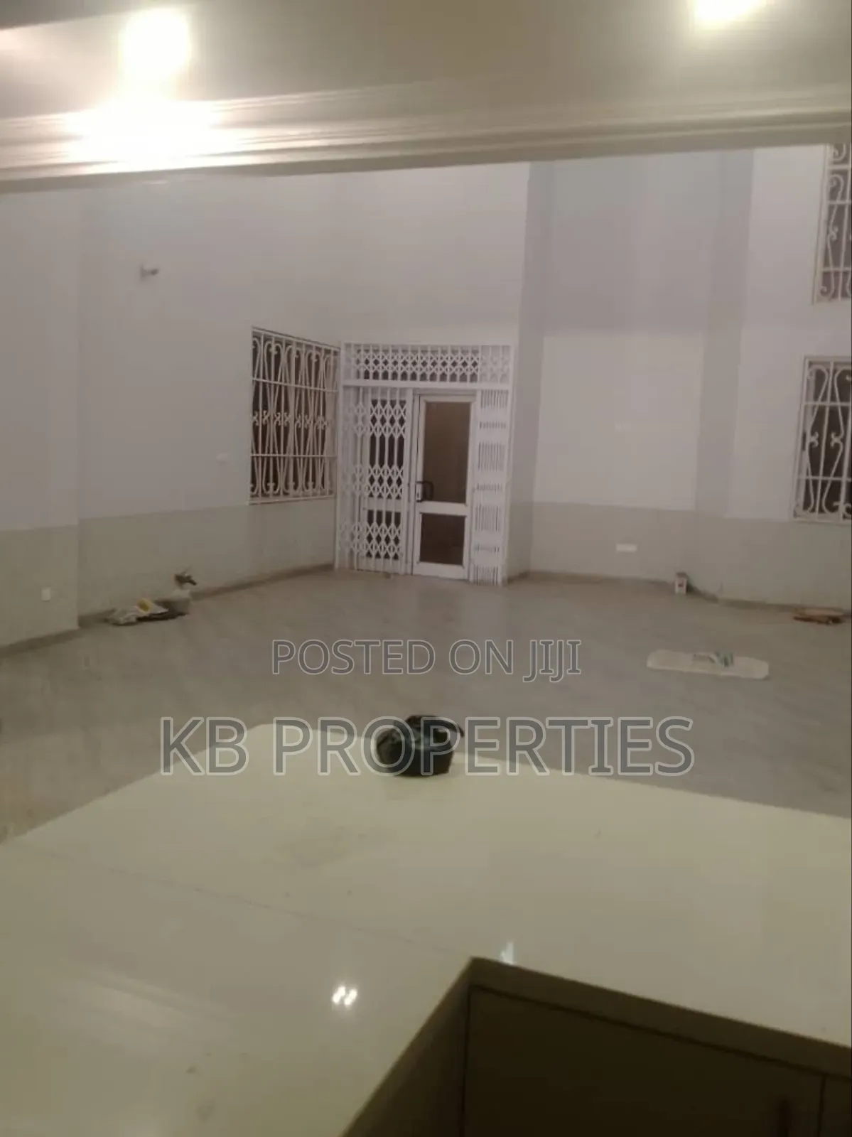 5bdrm Mansion in Kb Properties, Spintex for rent
