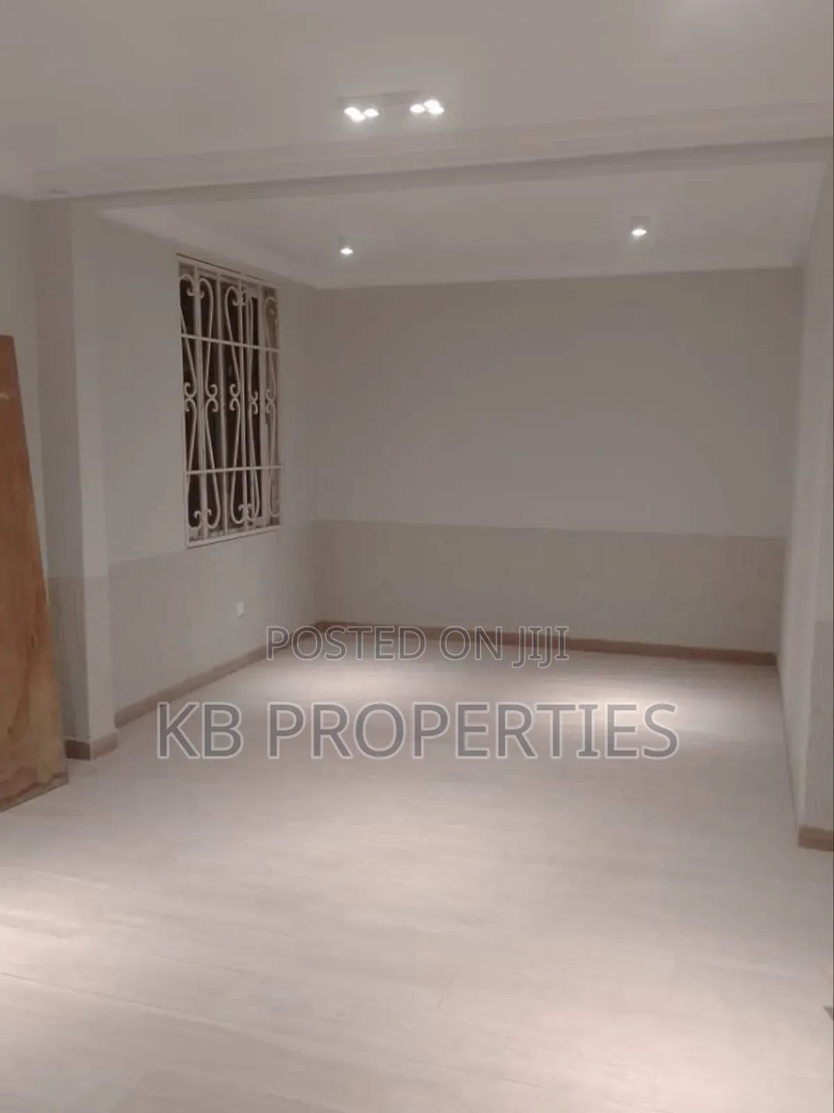 5bdrm Mansion in Kb Properties, Spintex for rent