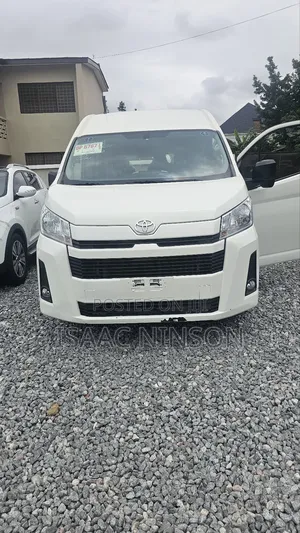 Toyota HiAce 2021 White