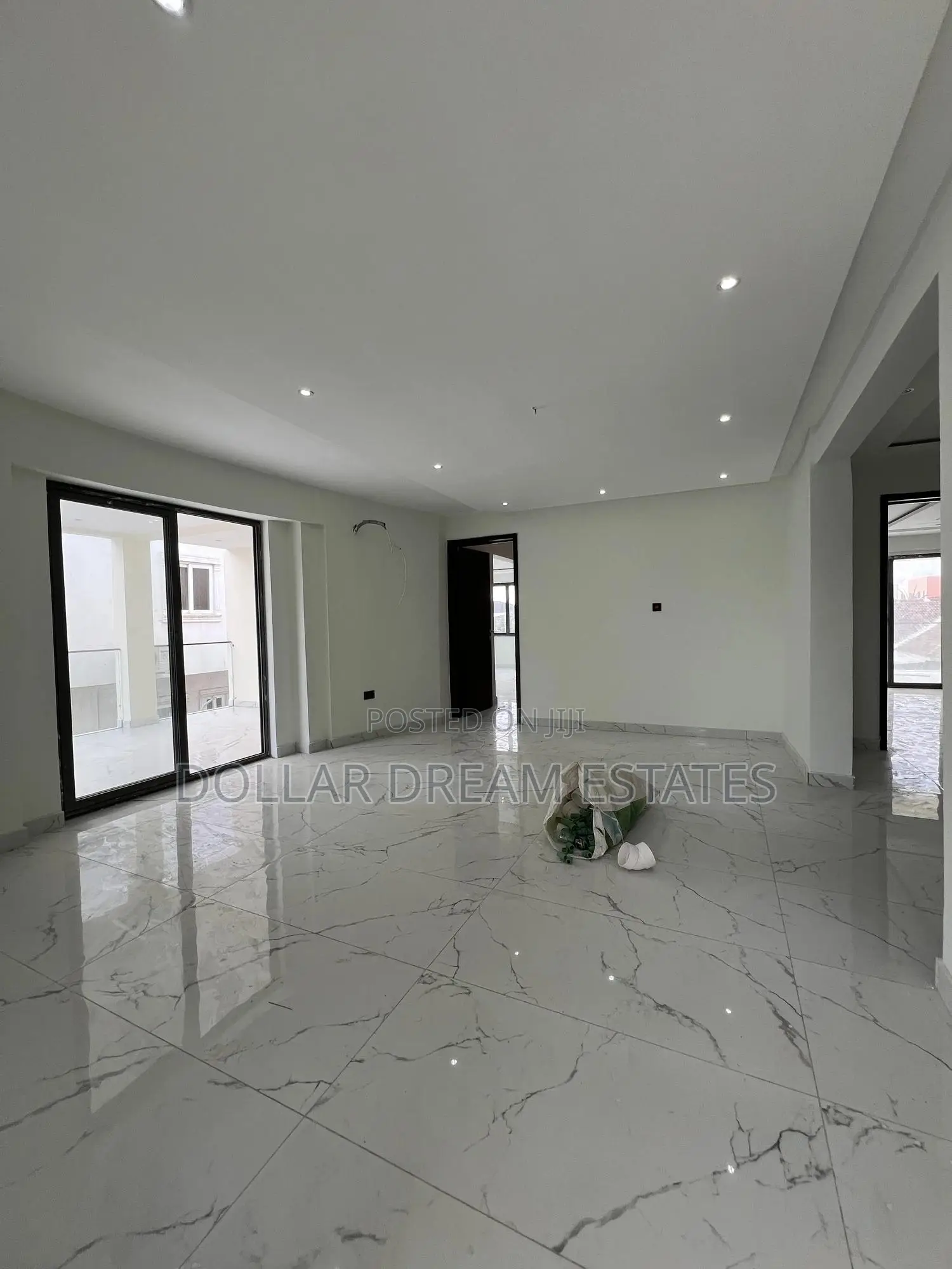 5bdrm House in East Legon for sale