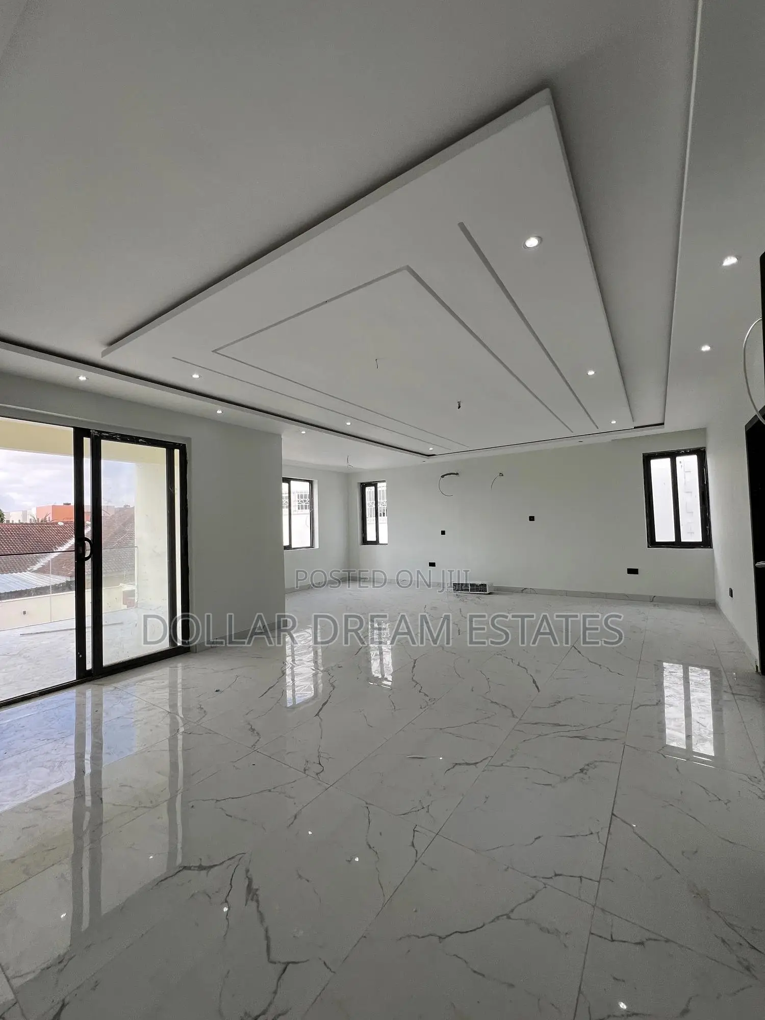 5bdrm House in East Legon for sale