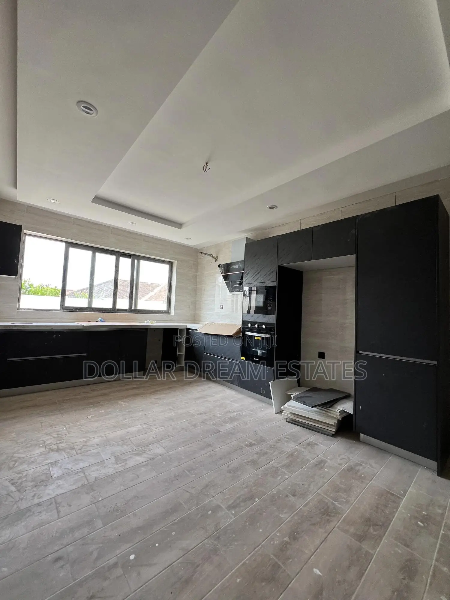5bdrm House in East Legon for sale