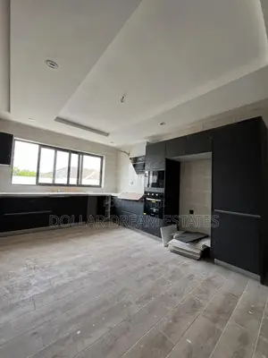 5bdrm House in East Legon for sale