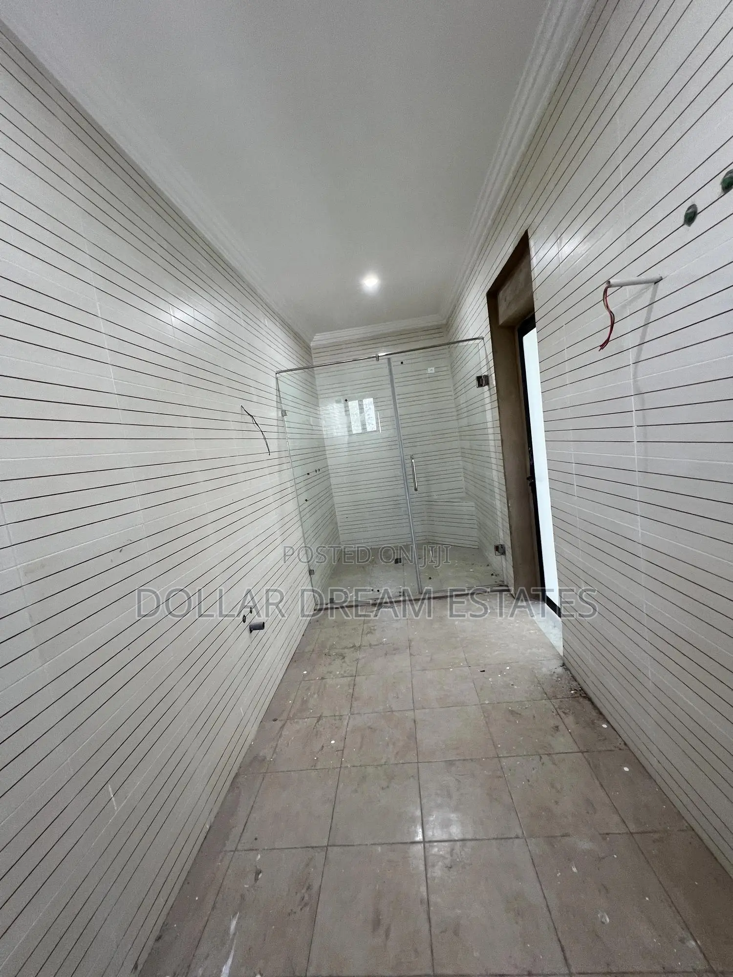 5bdrm House in East Legon for sale