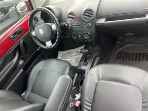 Volkswagen Beetle 2.0 Cabriolet 2010 Red