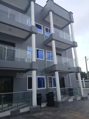2bdrm Mansion in $ 600 A Month Two, Oyarifa for rent