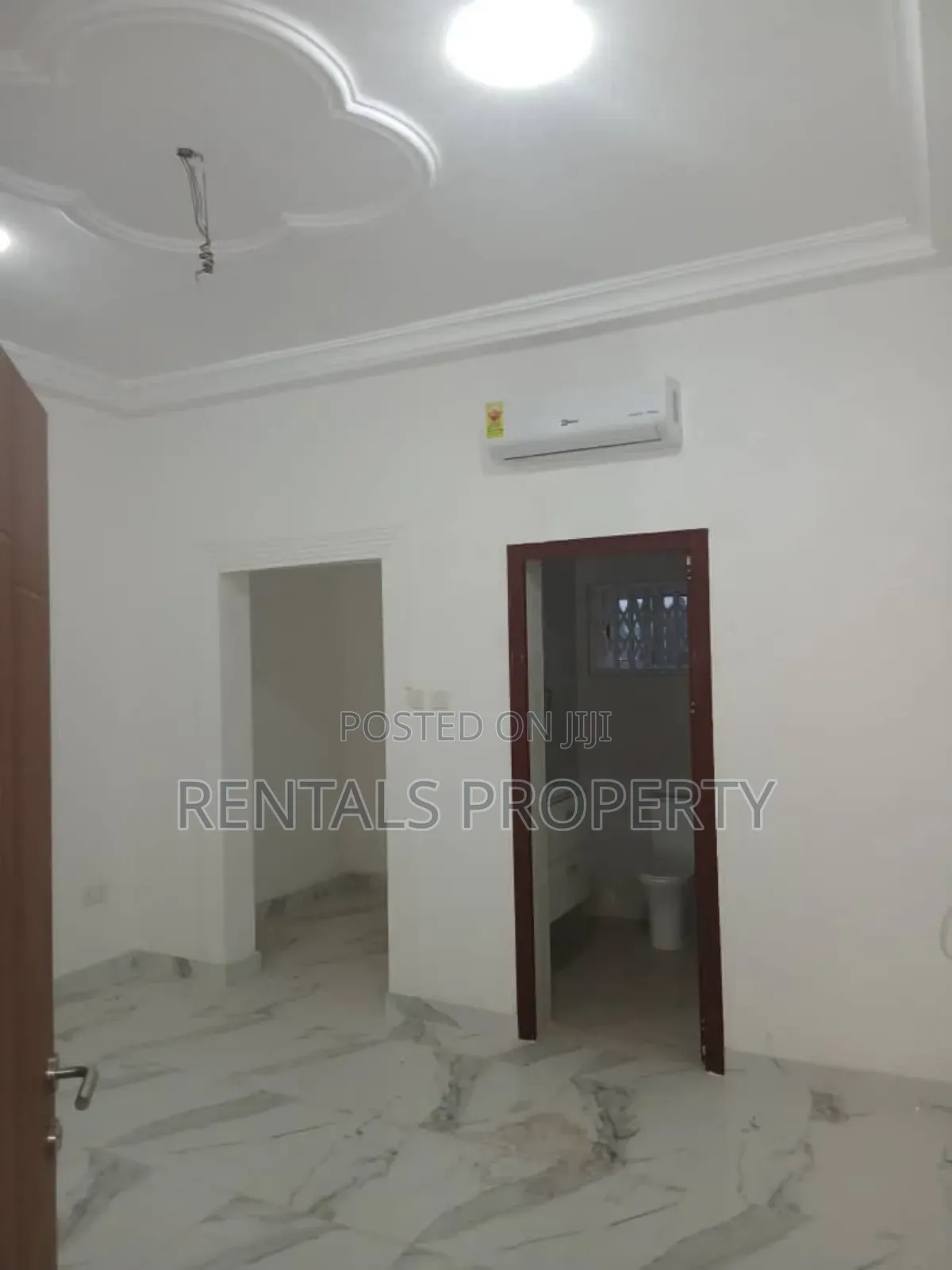 2bdrm Mansion in $ 600 A Month Two, Oyarifa for rent