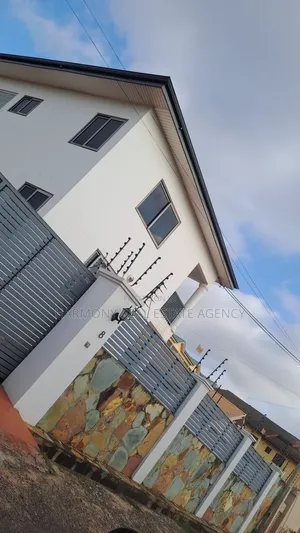 4bdrm House in Dzorwulu for sale