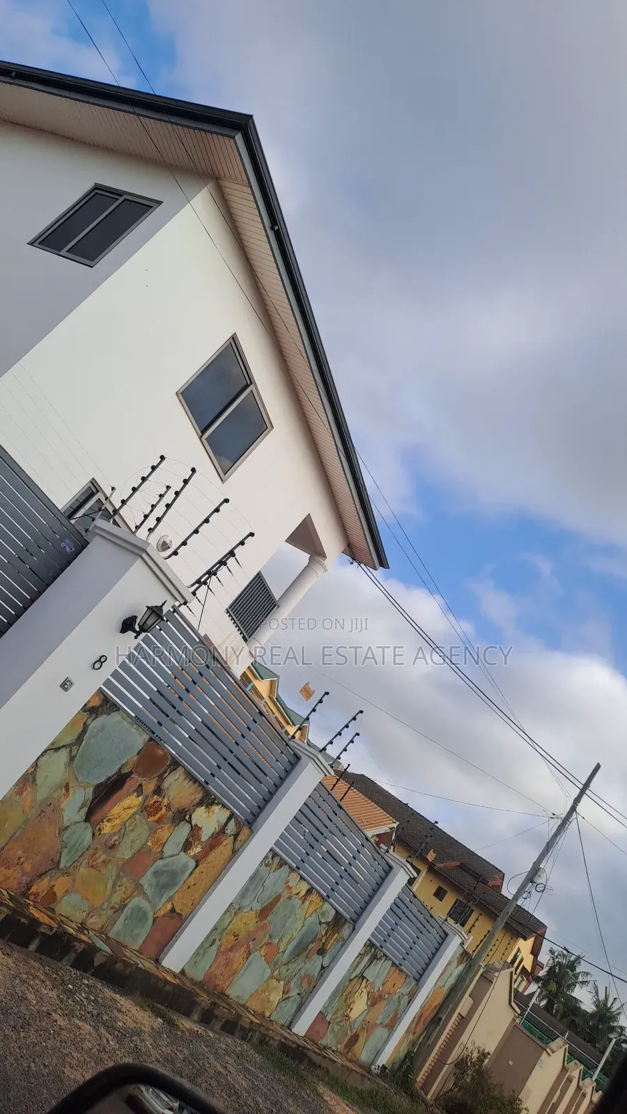 4bdrm House in Dzorwulu for sale