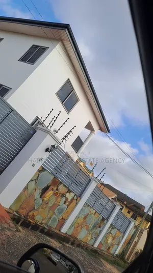 4bdrm House in Dzorwulu for sale