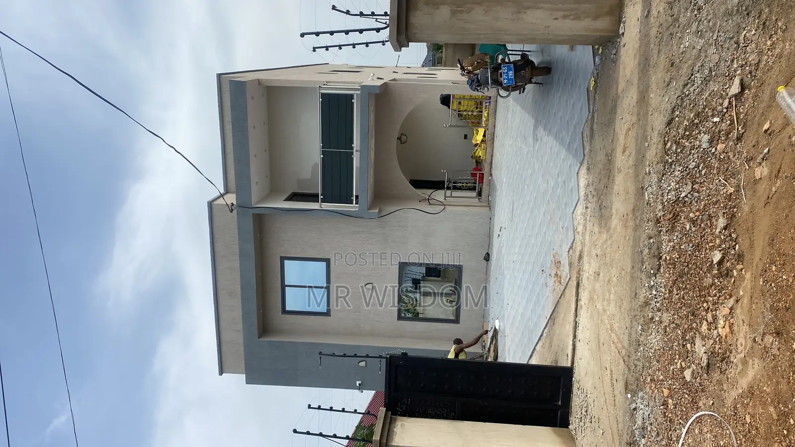 4bdrm Duplex in Lakeside Estate, Ashaley Botwe for sale