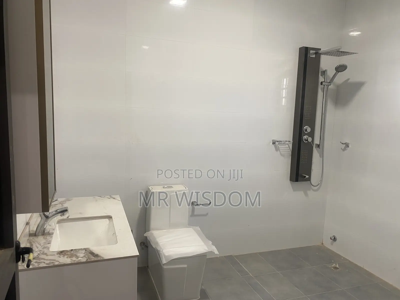 4bdrm Duplex in Lakeside Estate, Ashaley Botwe for sale