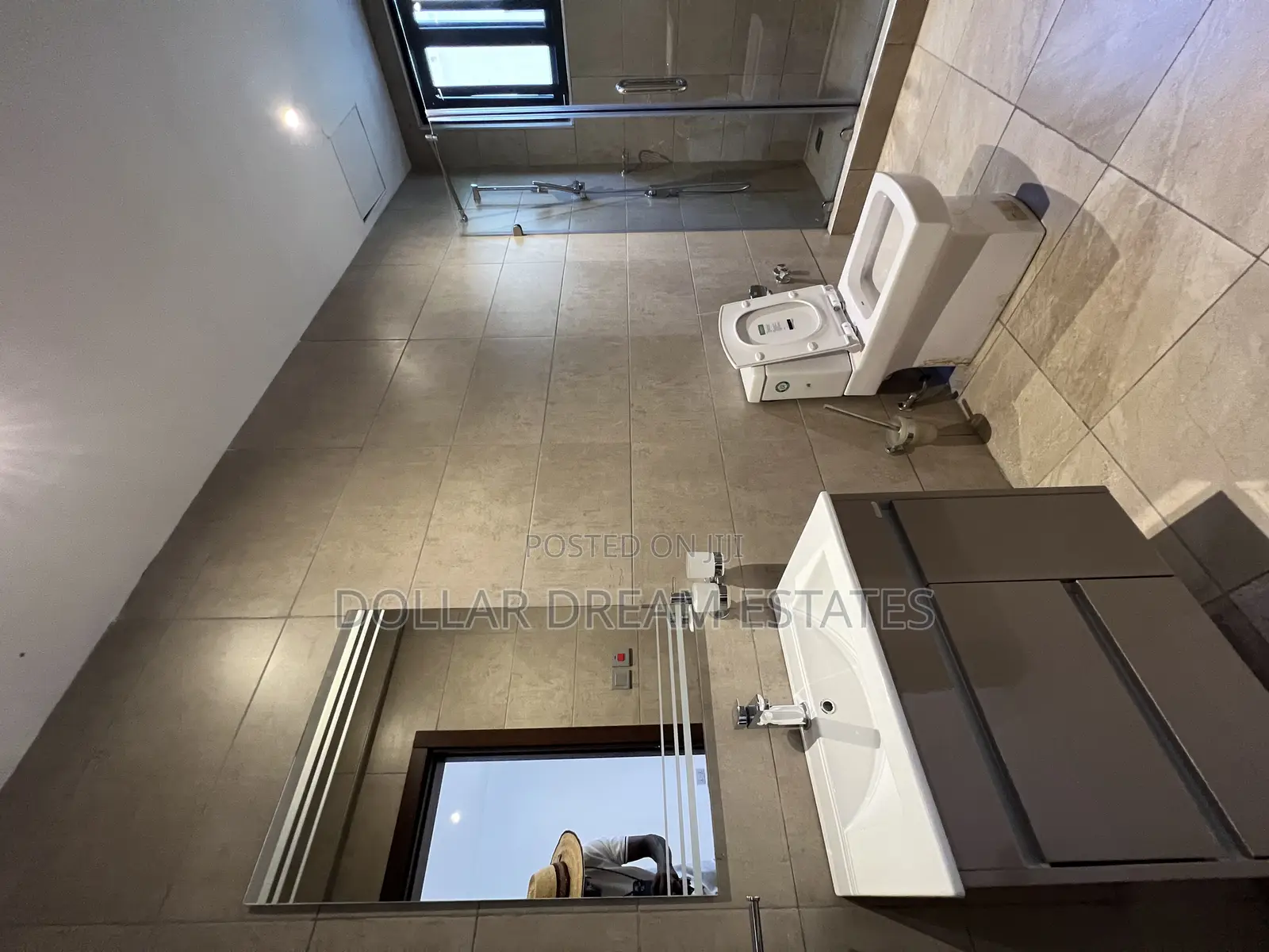 4bdrm Townhouse / Terrace in East Legon for rent