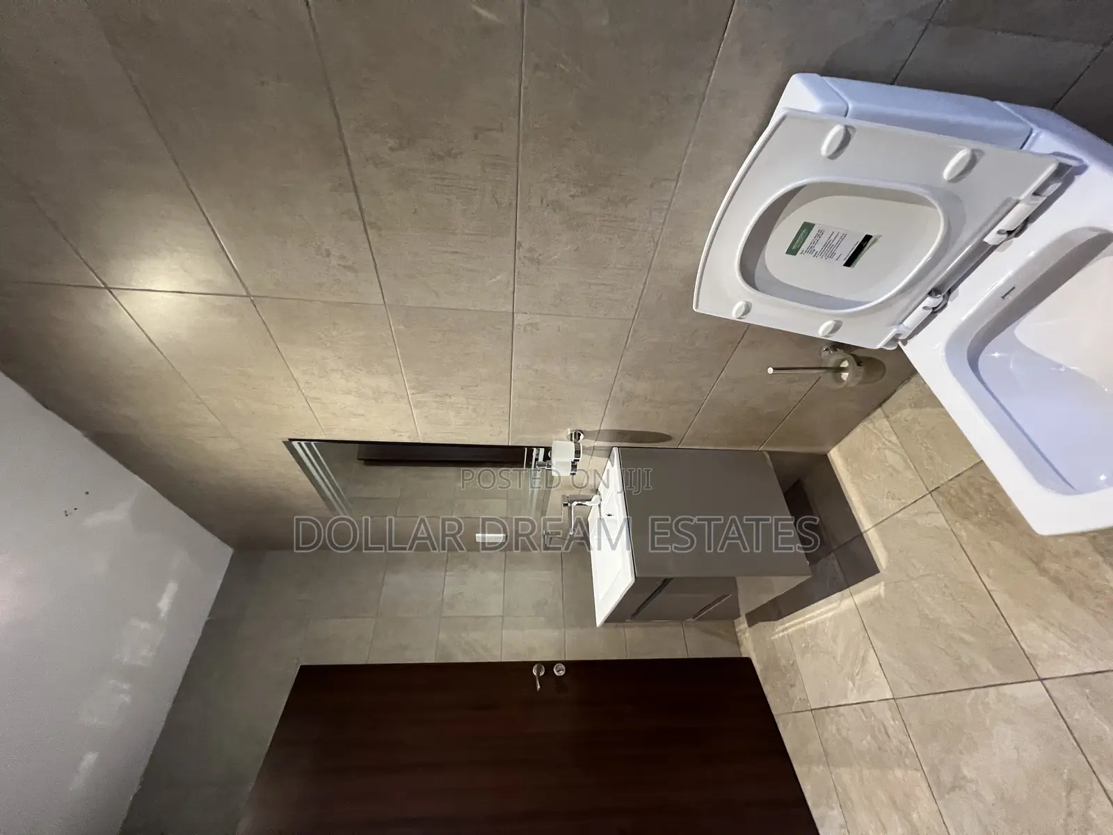 4bdrm Townhouse / Terrace in East Legon for rent