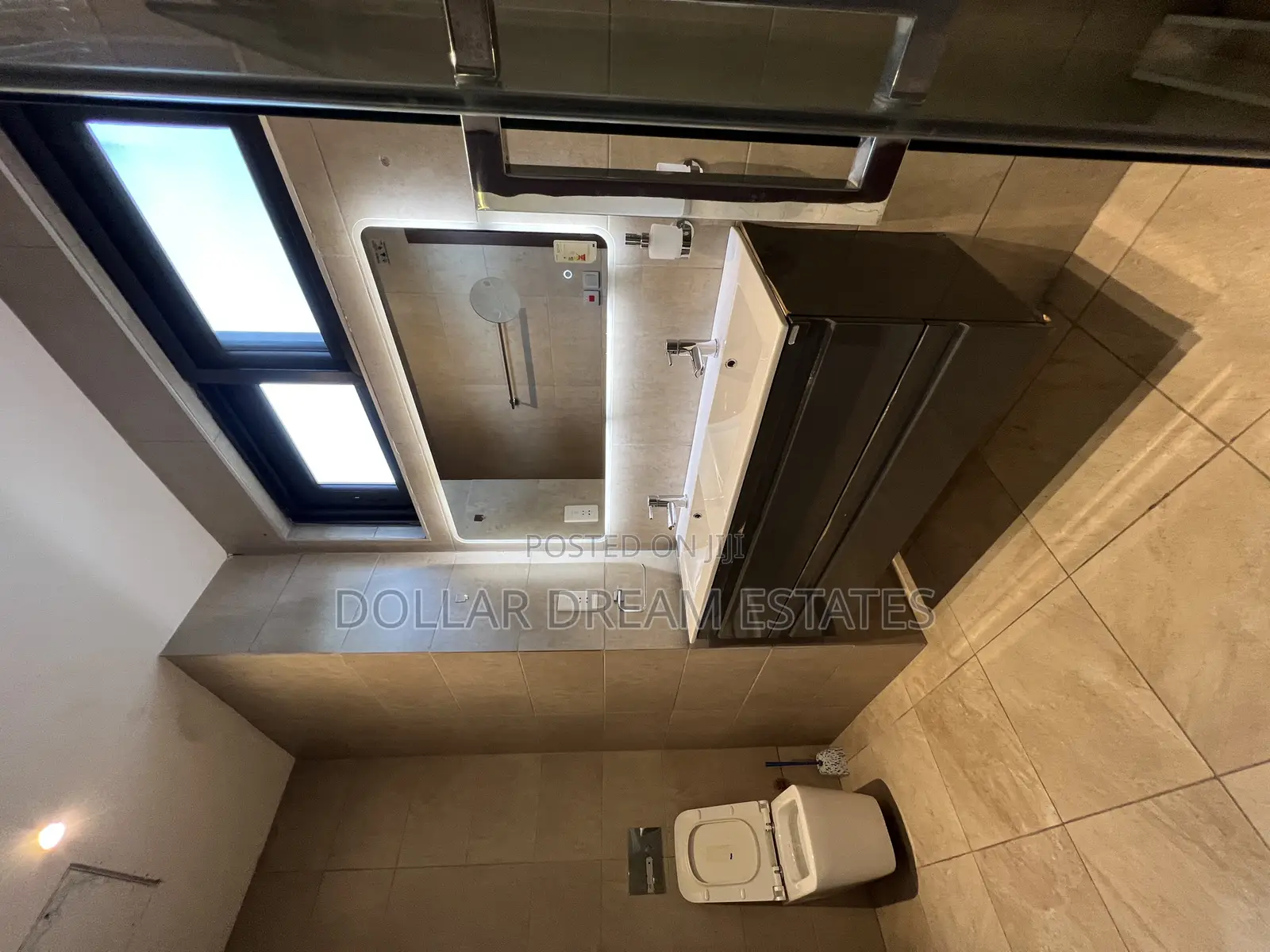 4bdrm Townhouse / Terrace in East Legon for rent