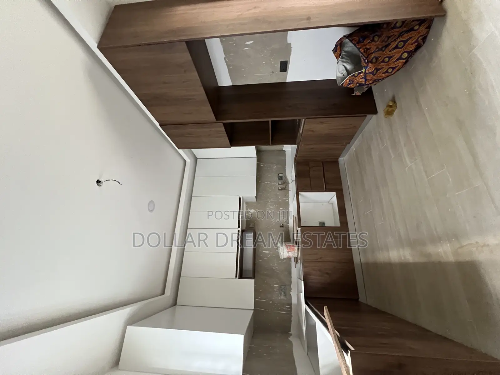 4bdrm House in Sakumono for sale