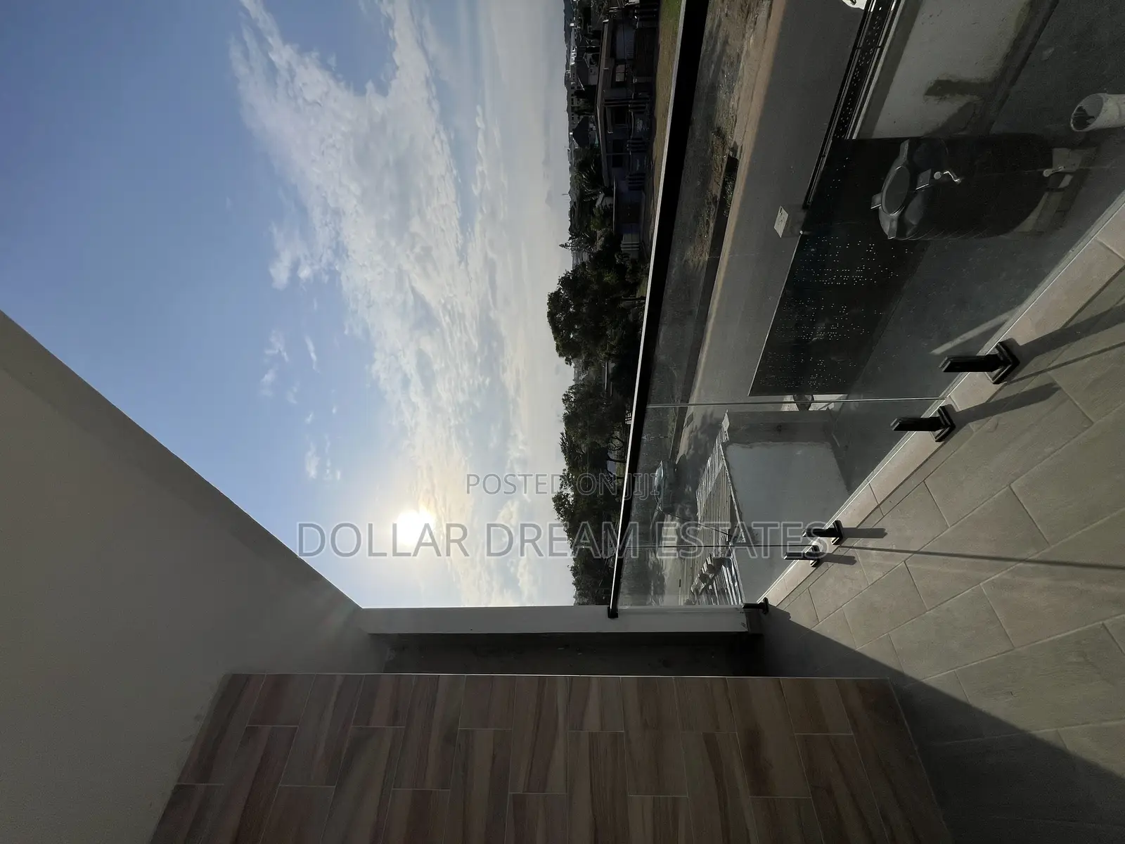 4bdrm House in Sakumono for sale