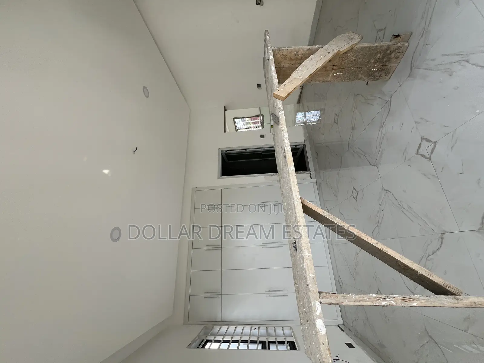 4bdrm House in Sakumono for sale