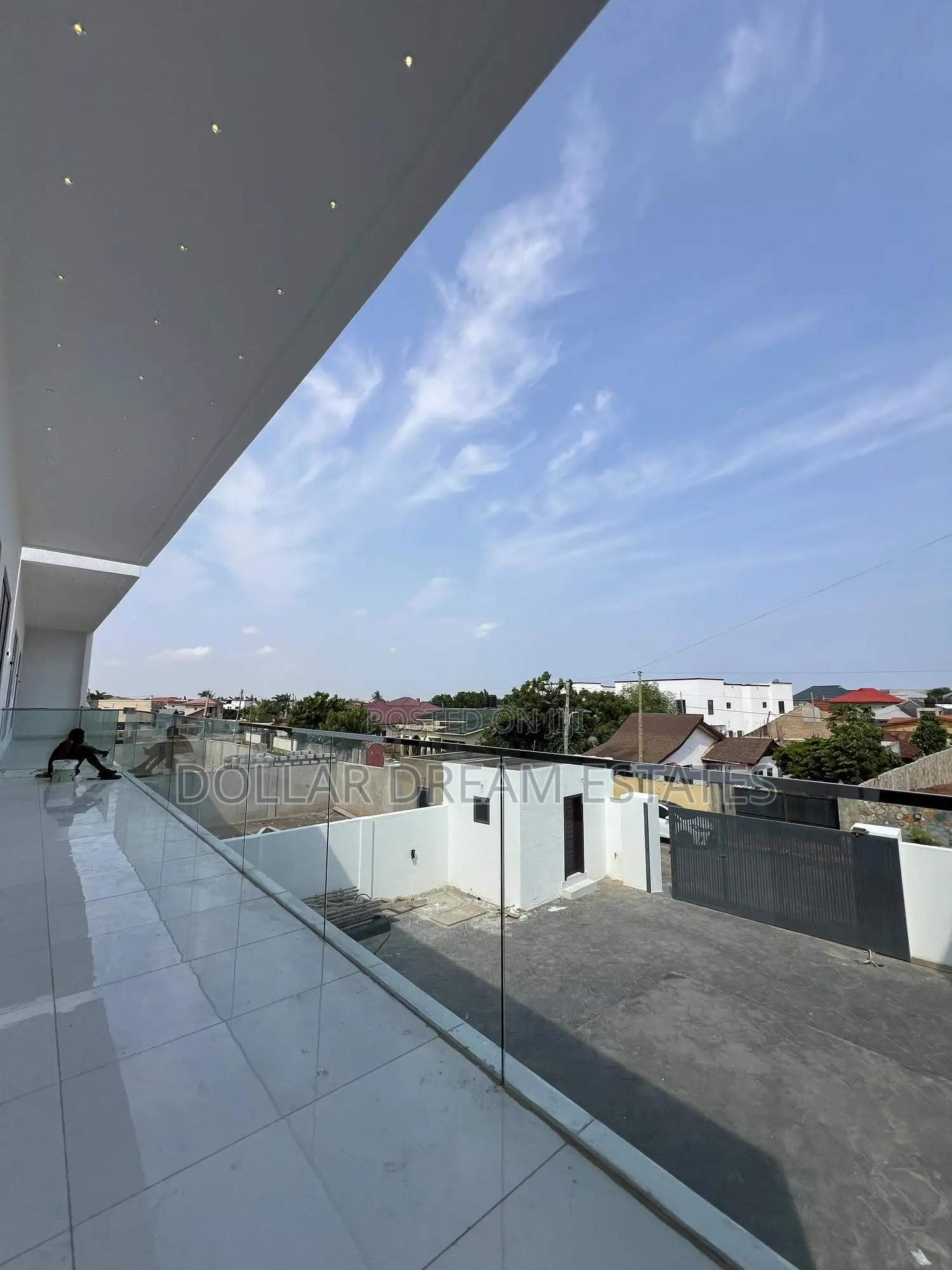 4bdrm House in Ashaley Botwe for sale