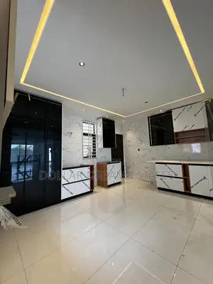 4bdrm House in Ashaley Botwe for sale