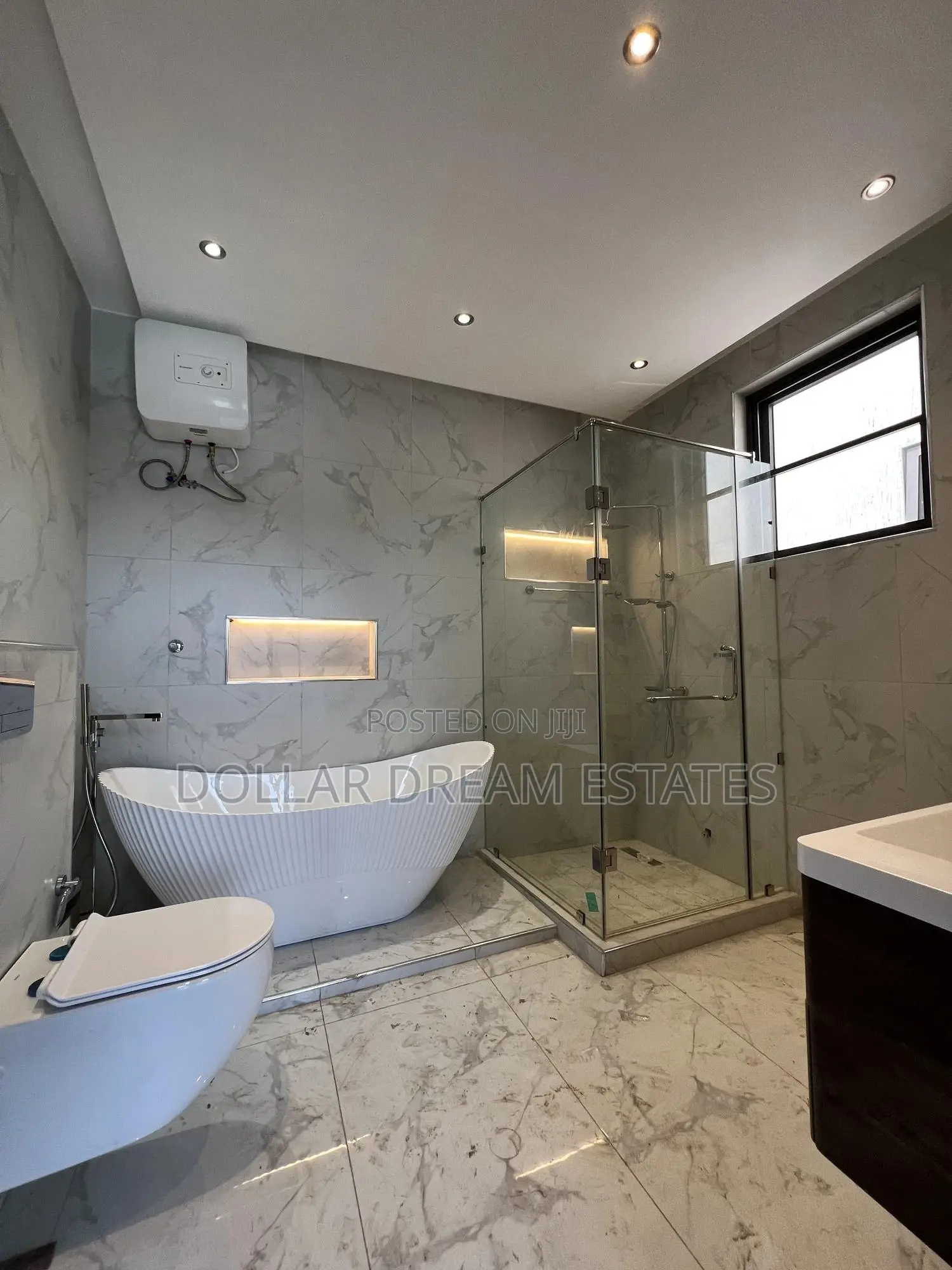 4bdrm House in Ashaley Botwe for sale